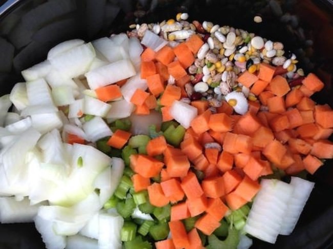 Slow Cooker Buffalo Chicken 15 BEAN SOUP®